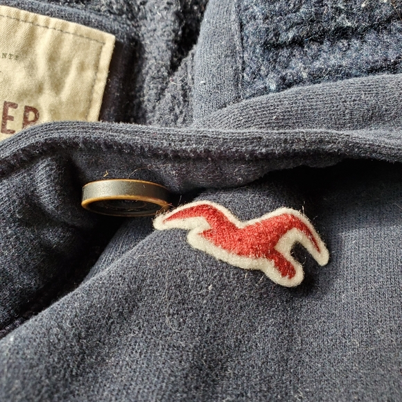 Hollister Sweater - Picture 2 of 3